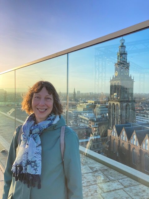 Titia Schut op dakterras van Forum Groningen